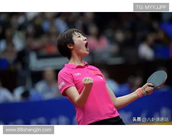 丁宁在乒乓球比赛中展现出色技术与风采